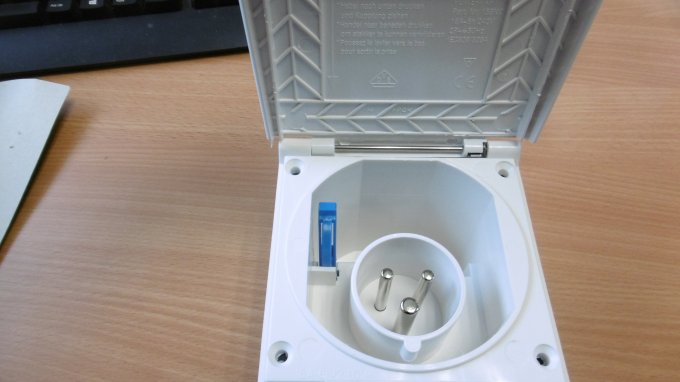 WHITE MAINS INLET COVER FLAP
