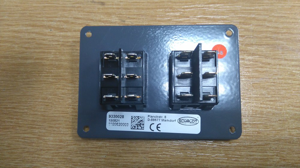 AWNING / STEP SWITCH 1996-2000 9320028
